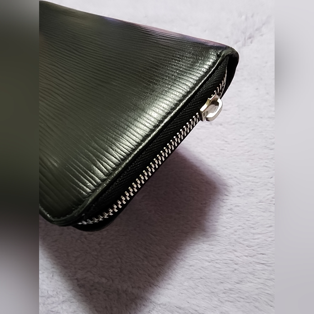Louis Vuitton Black Epi Zippy Organizer - Picture 4 of 16